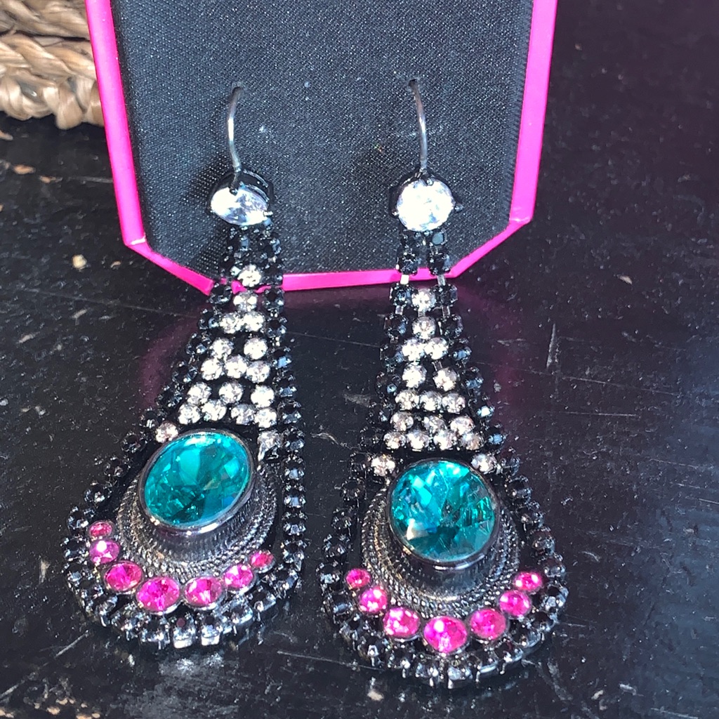 Juicy Couture Earrings 18$